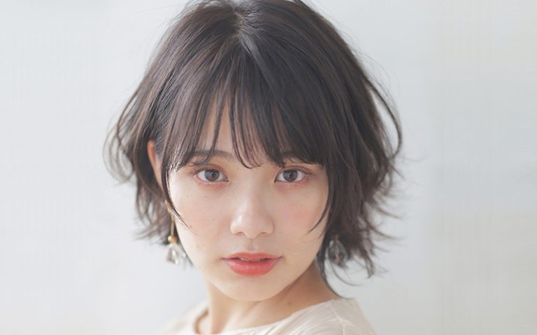 小顔　ヘアスタイル