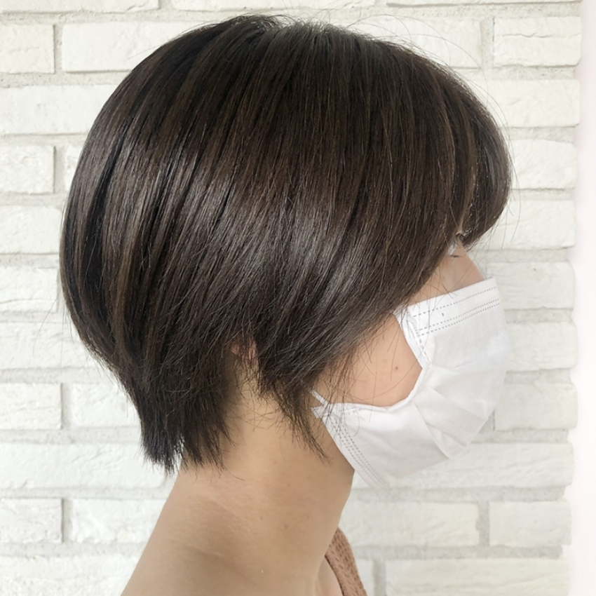 オリーブベージュ