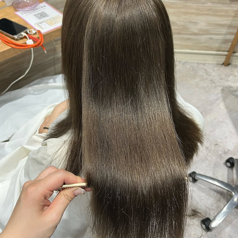 オリーブベージュ
