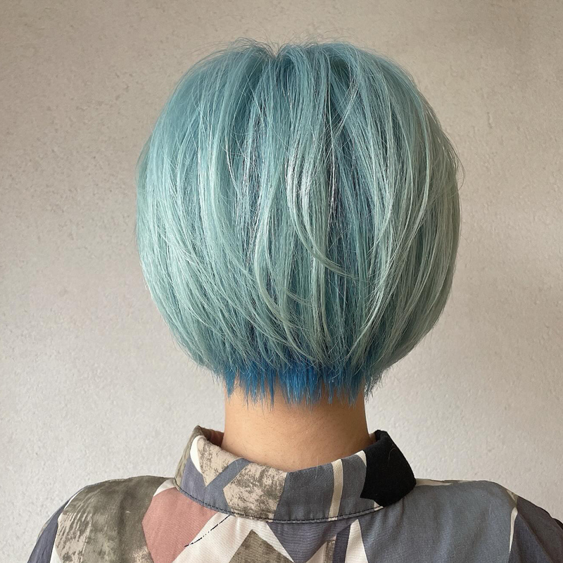 ブルー