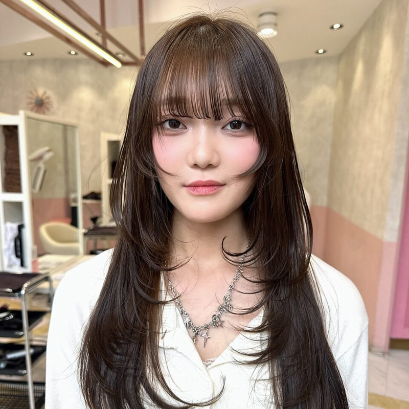 レイヤーカット＋ぱっつん前髪