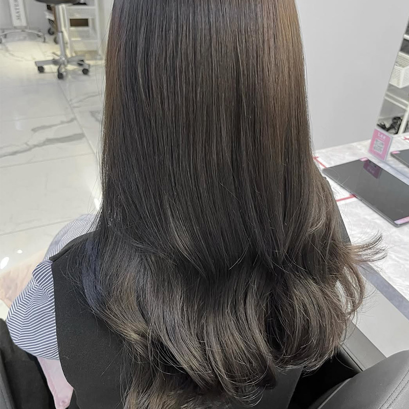 ダークブラウン