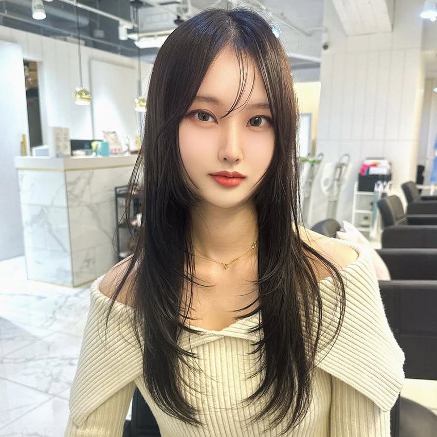 >軽やかさと動きが魅力の“ハイレイヤーカット”