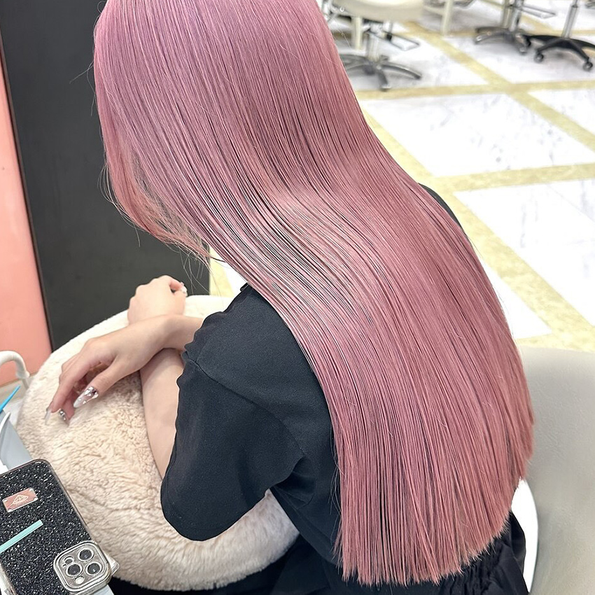 ペールピンクベージュ