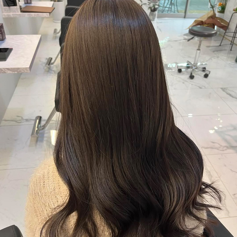 チャコールブラウン