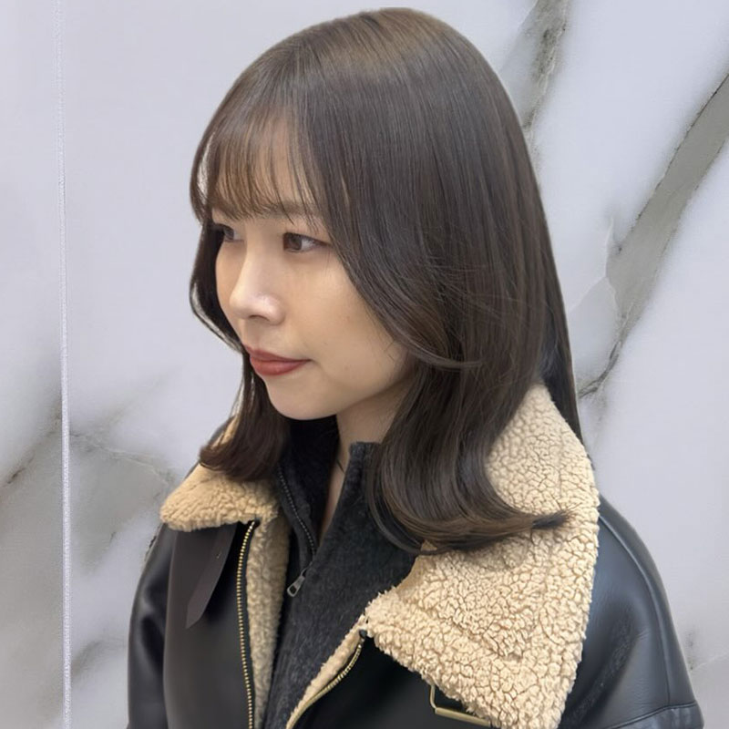 ダークブラウン