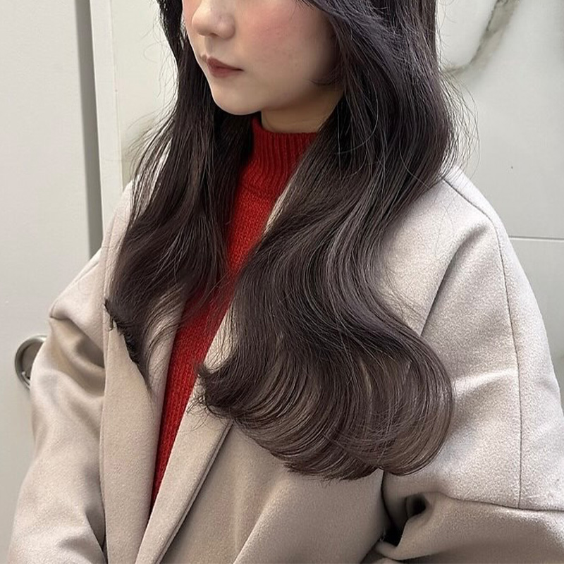 チャコールブラウン