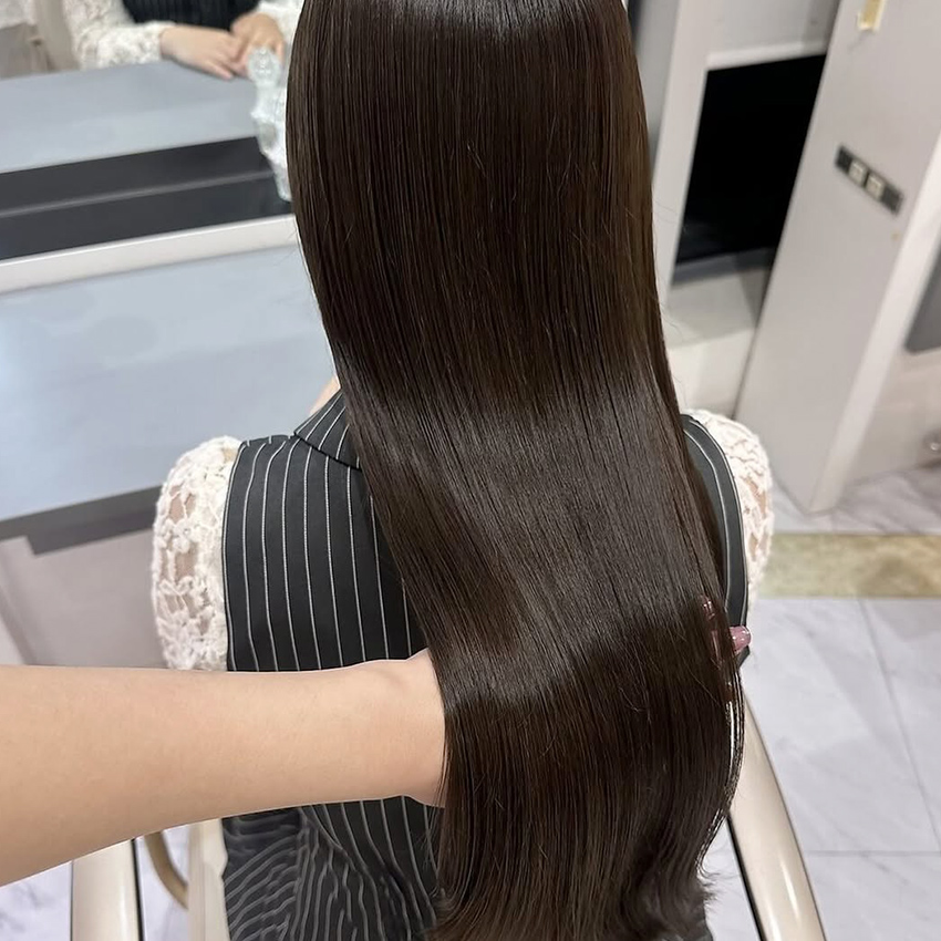 こっくり深い「ショコラブラウン」