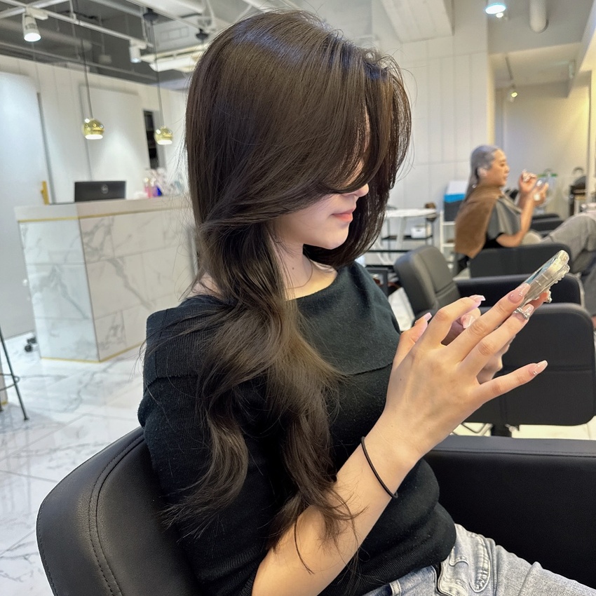 ダークグレージュ