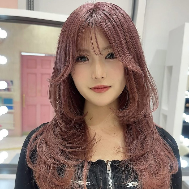 ピンクベージュ