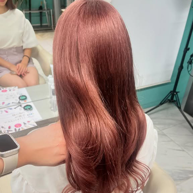 ピンクベージュ