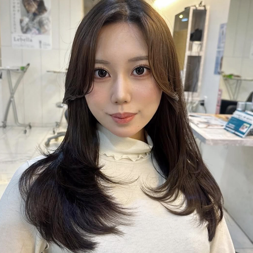 オリーブベージュ