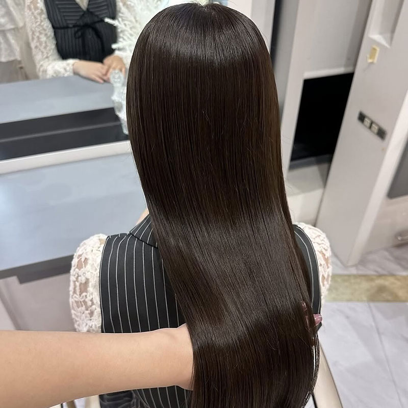 ダークブラウン