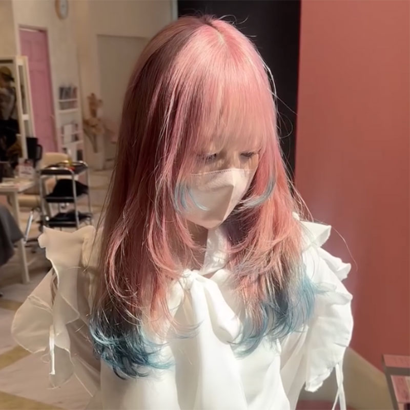 ピンクにブルーのエンドカラー