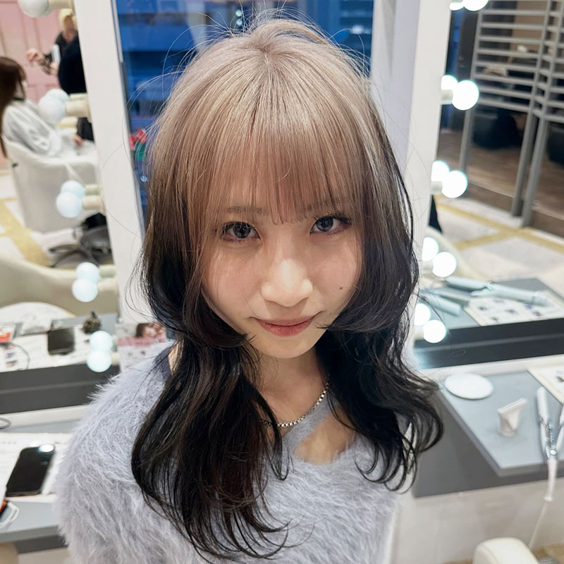 ブロンドのルーツカラー